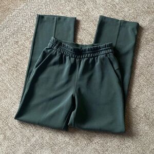 Lululemon Softstreme, size 6